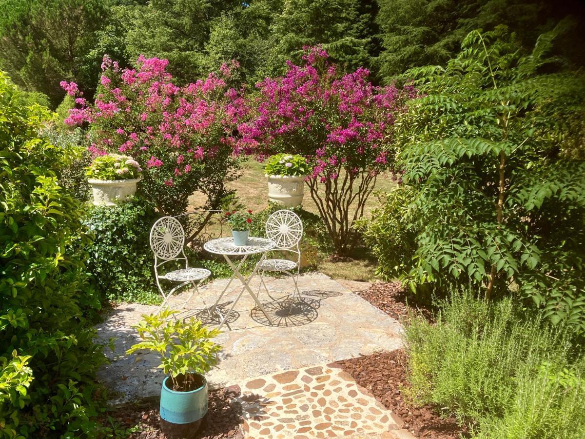 Le Petit Chateau - Adults Only Property Le Bugue Exterior foto